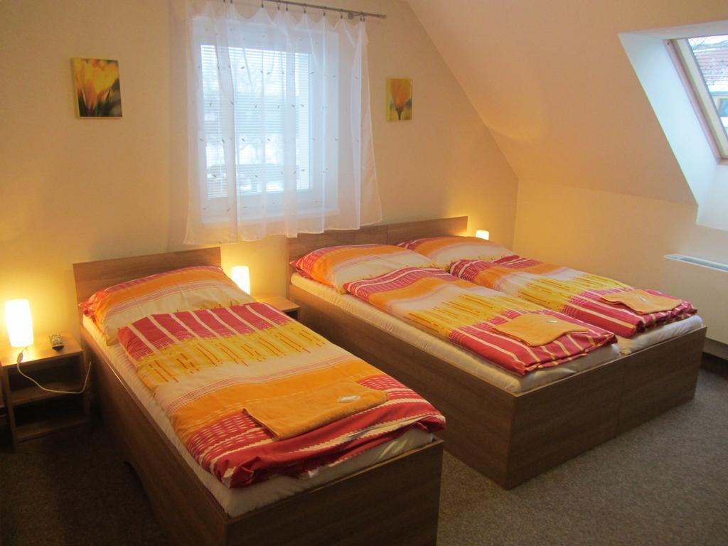 Penzion Kratochvil Dolni Dunajovice Room photo