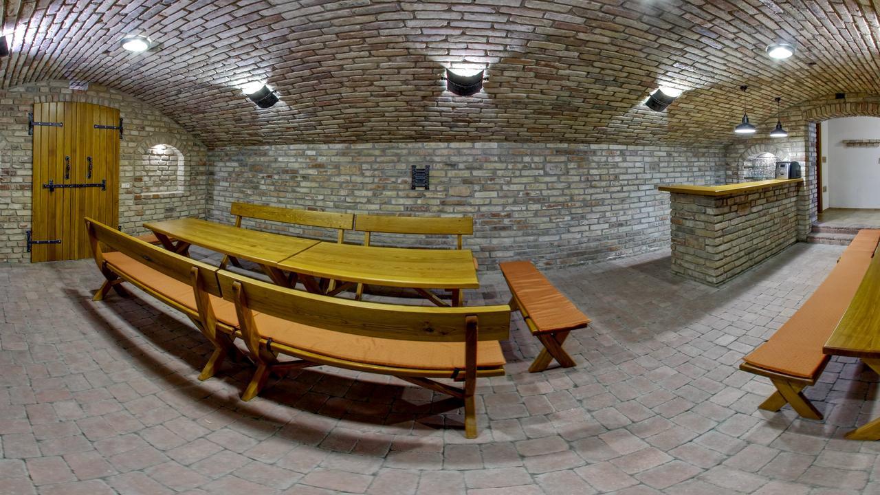 Penzion Kratochvil Dolni Dunajovice Exterior photo